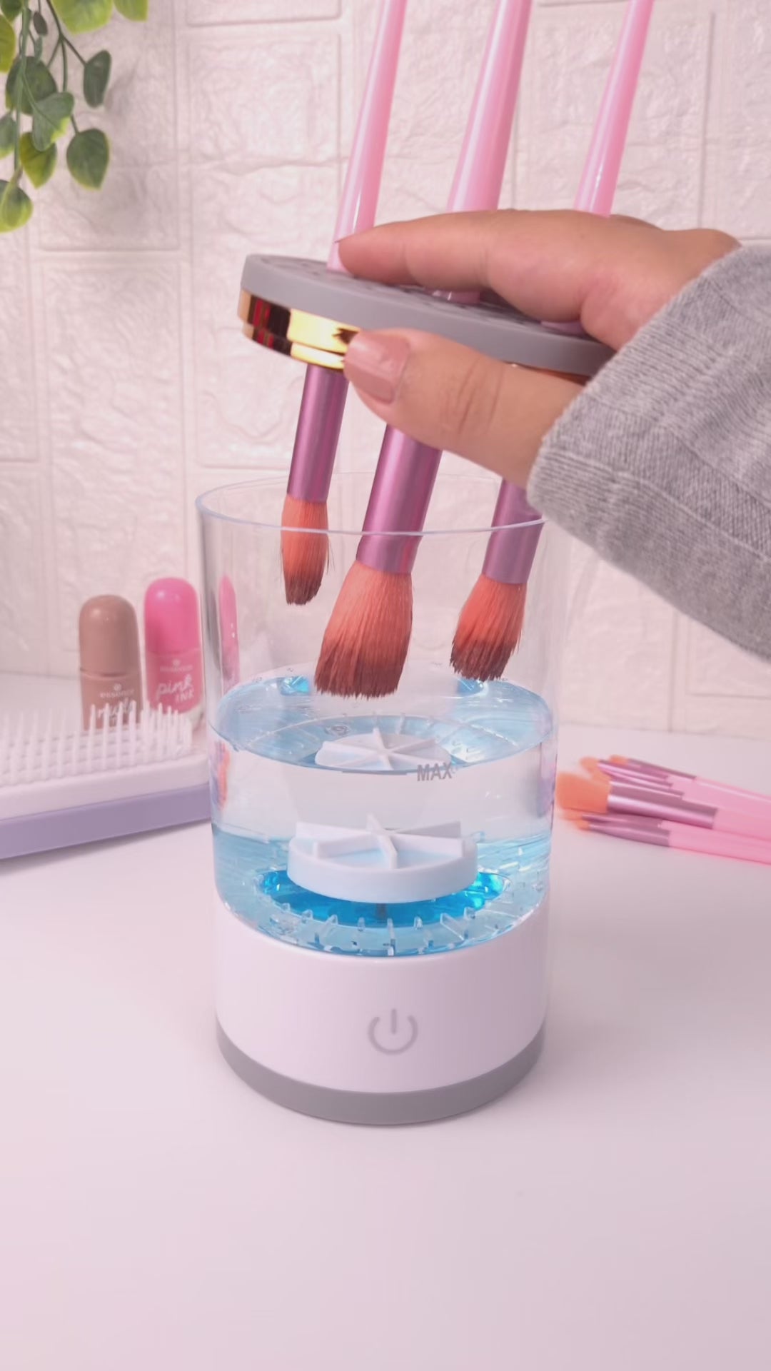 Luxe Brush Cleanse ™ video