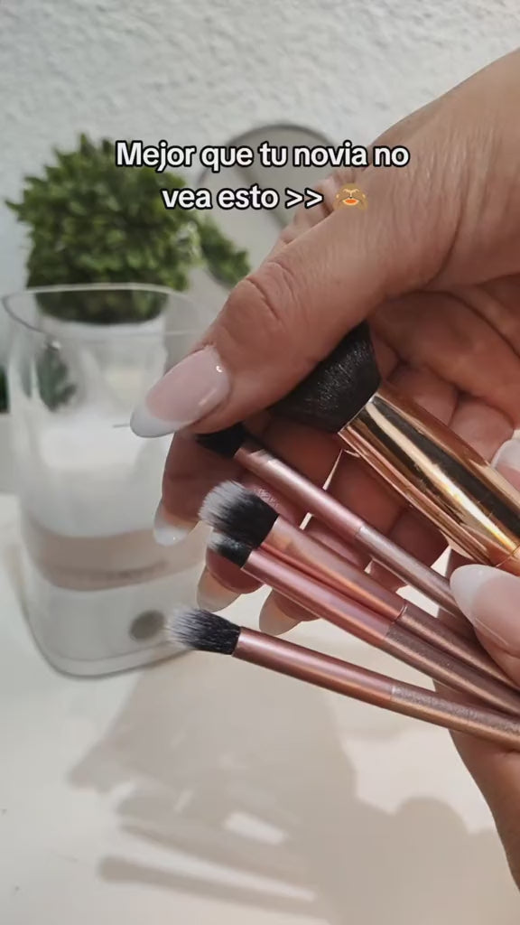 Luxe Brush Cleanse ™ video