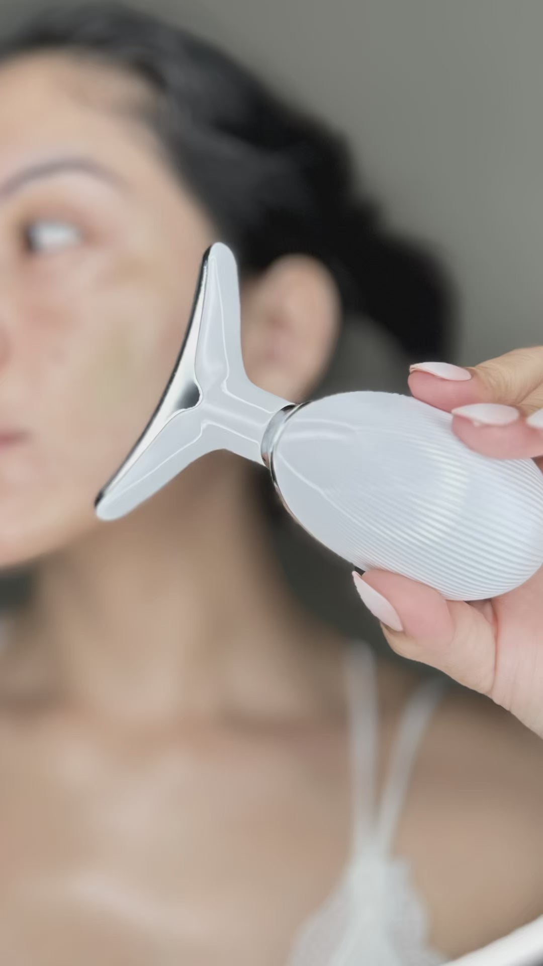Luxe Facial Sculpter™ video