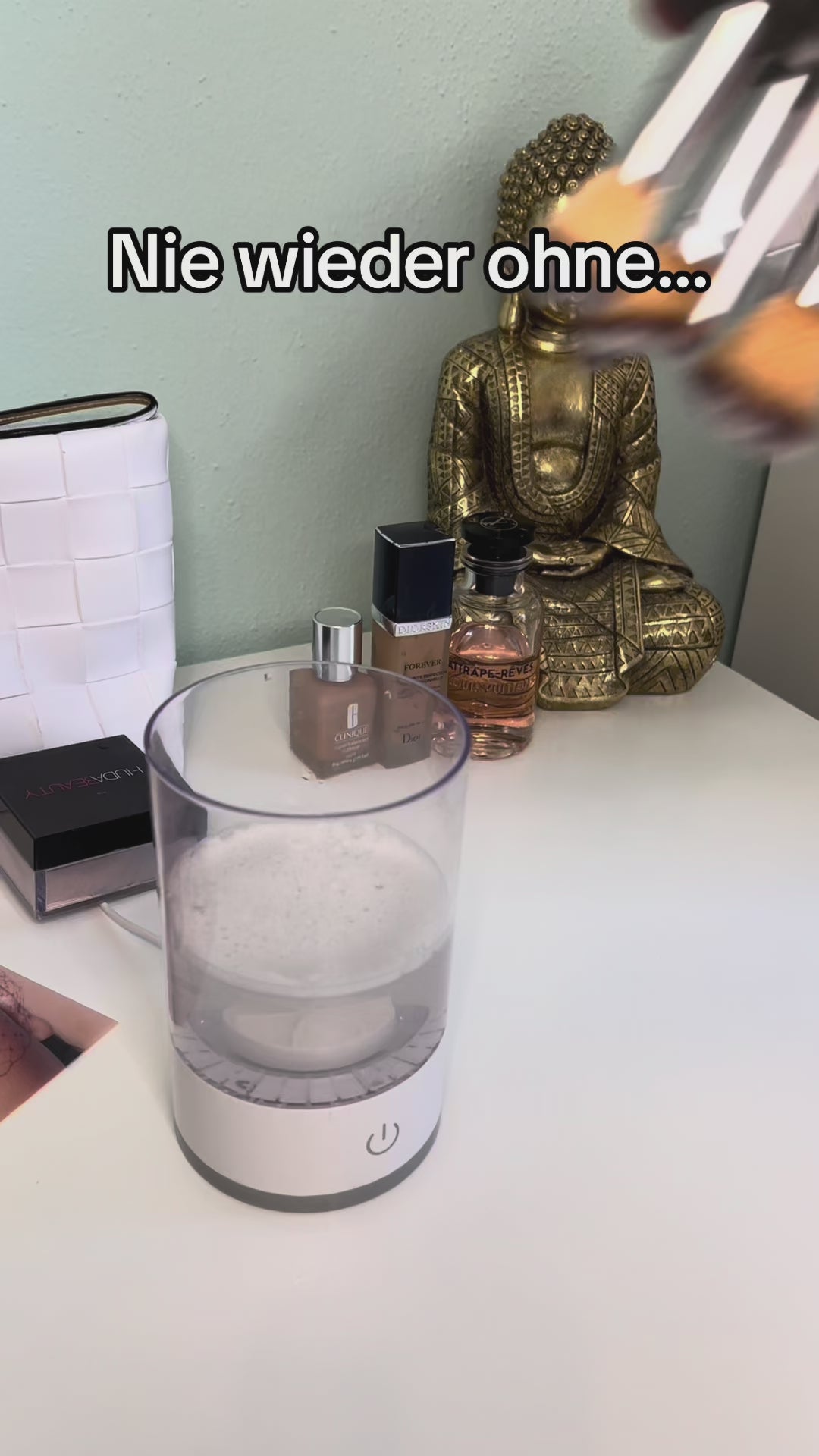 Luxe Brush Cleanse ™ video